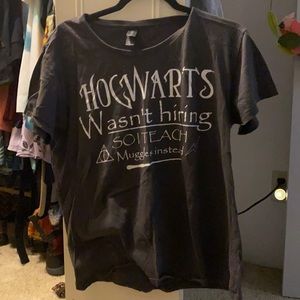 Grey hogwarts Harry Potter T-shirt xl never worn